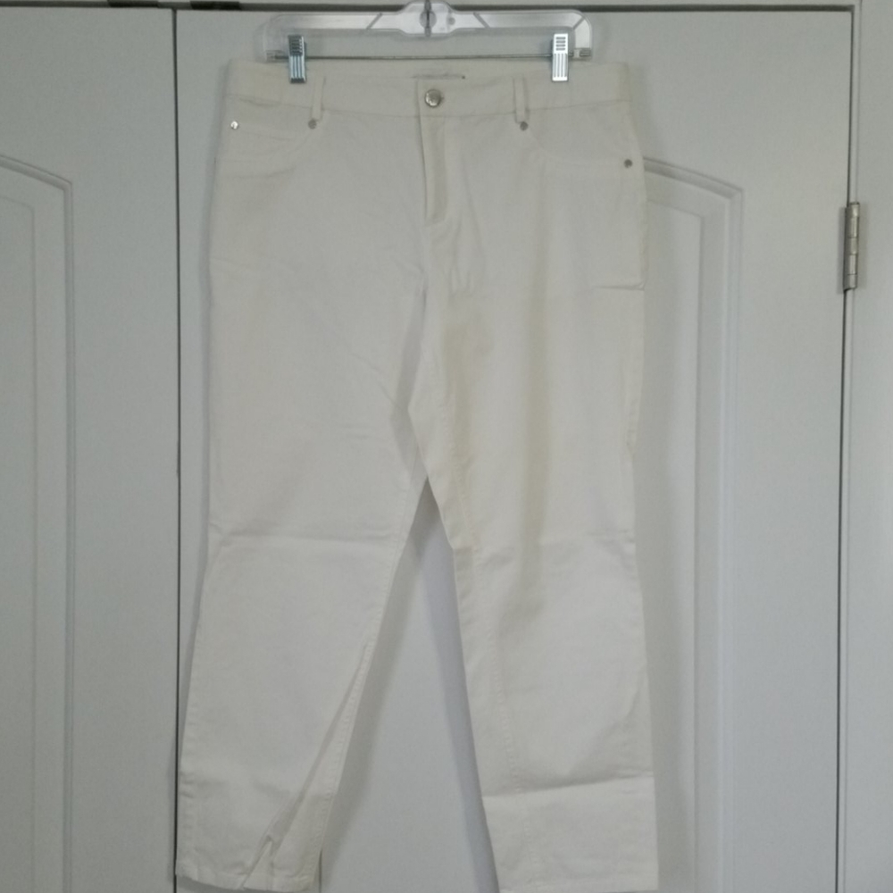 DKNYC Cropped White Pants